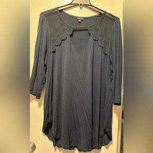 Torrid navy blue shirt, tunic style with lace at the shoulders - NWOT size 3